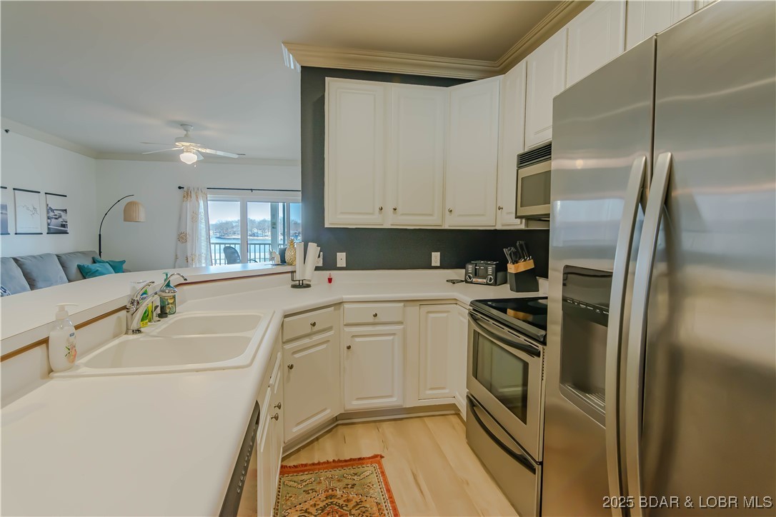 Sunrise Beach, Missouri 65079, United States, 3 Bedrooms Bedrooms, ,2 BathroomsBathrooms,Residential,Active,12626