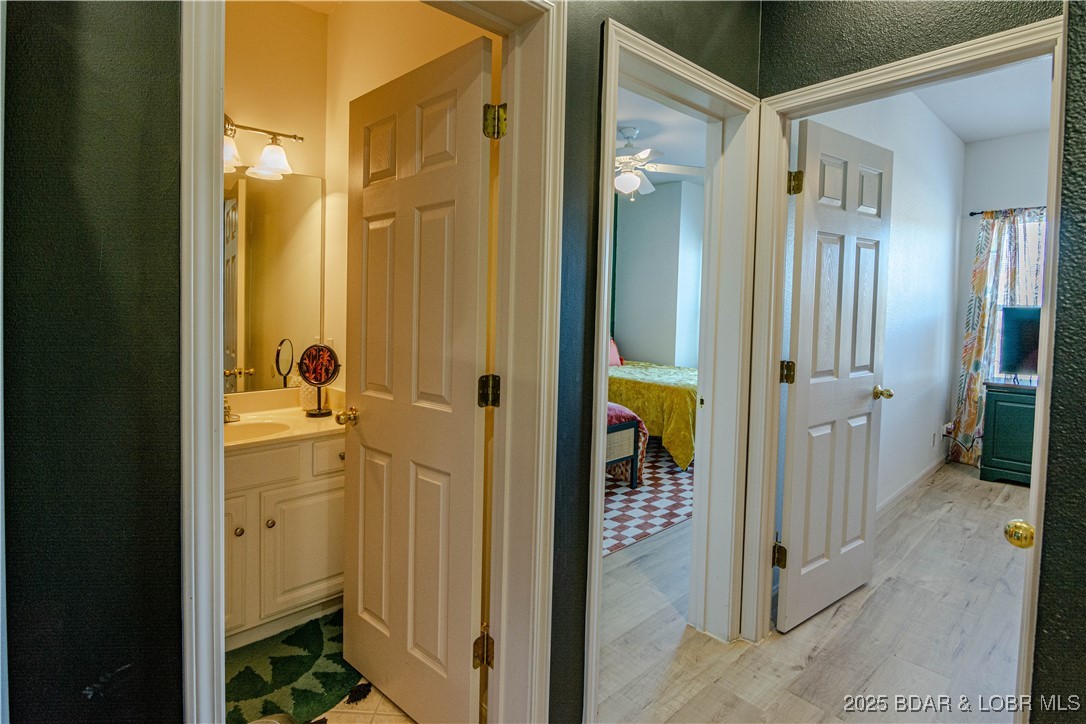 Sunrise Beach, Missouri 65079, United States, 3 Bedrooms Bedrooms, ,2 BathroomsBathrooms,Residential,Active,12626