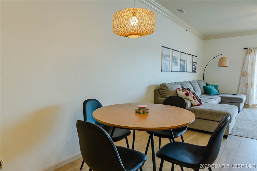 Sunrise Beach, Missouri 65079, United States, 3 Bedrooms Bedrooms, ,2 BathroomsBathrooms,Residential,Active,12626