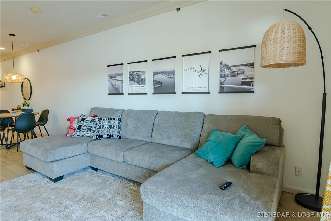 Sunrise Beach, Missouri 65079, United States, 3 Bedrooms Bedrooms, ,2 BathroomsBathrooms,Residential,Active,12626