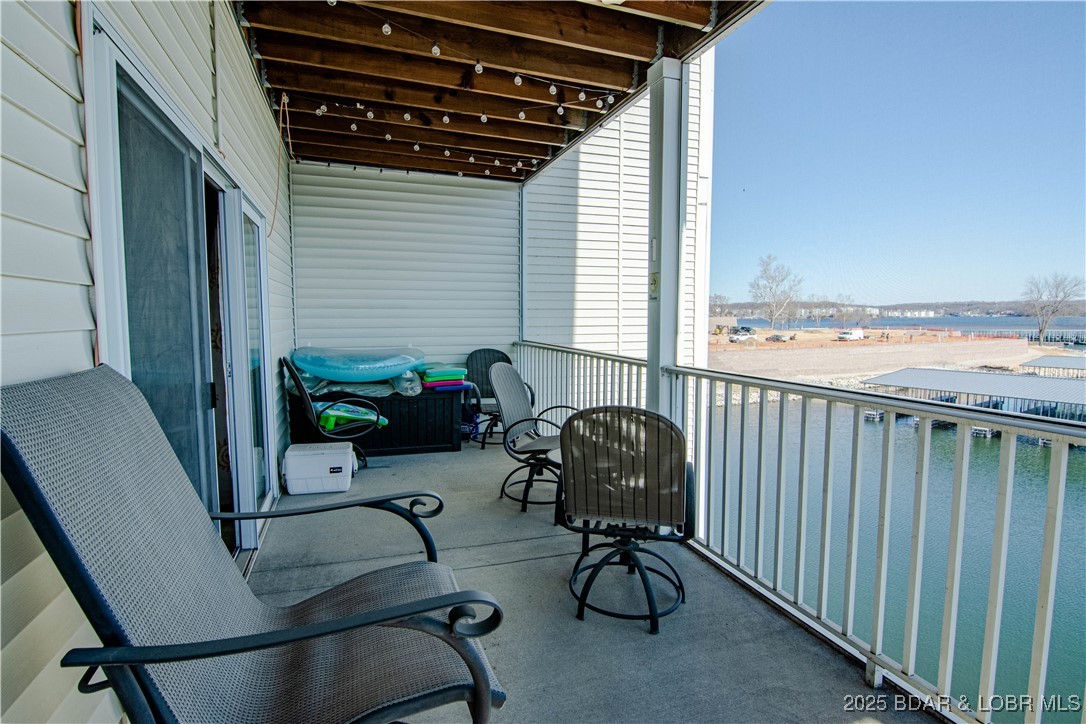 Sunrise Beach, Missouri 65079, United States, 3 Bedrooms Bedrooms, ,2 BathroomsBathrooms,Residential,Active,12626