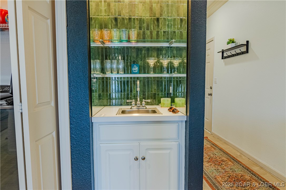 Sunrise Beach, Missouri 65079, United States, 3 Bedrooms Bedrooms, ,2 BathroomsBathrooms,Residential,Active,12626