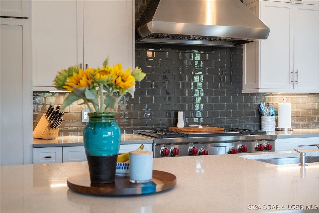 Porto Cima, Missouri 65079, United States, 4 Bedrooms Bedrooms, ,5 BathroomsBathrooms,Residential,Contingent,45852