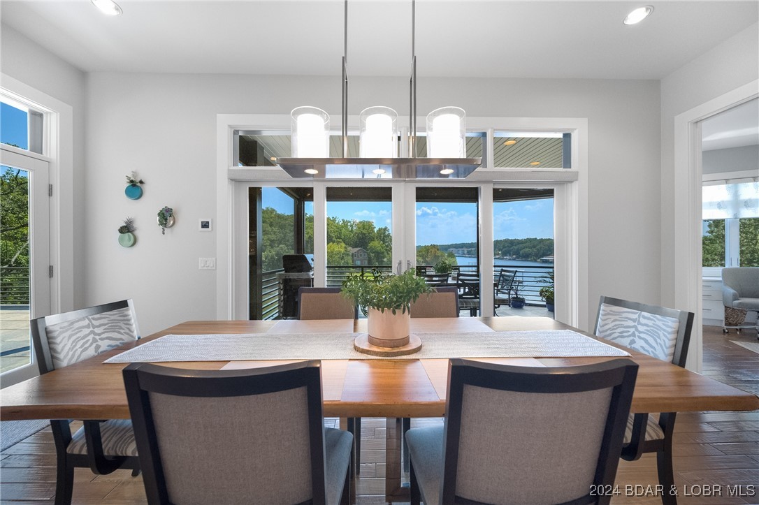 Porto Cima, Missouri 65079, United States, 4 Bedrooms Bedrooms, ,5 BathroomsBathrooms,Residential,Contingent,45852