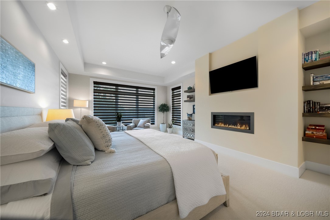 Porto Cima, Missouri 65079, United States, 4 Bedrooms Bedrooms, ,5 BathroomsBathrooms,Residential,Contingent,45852