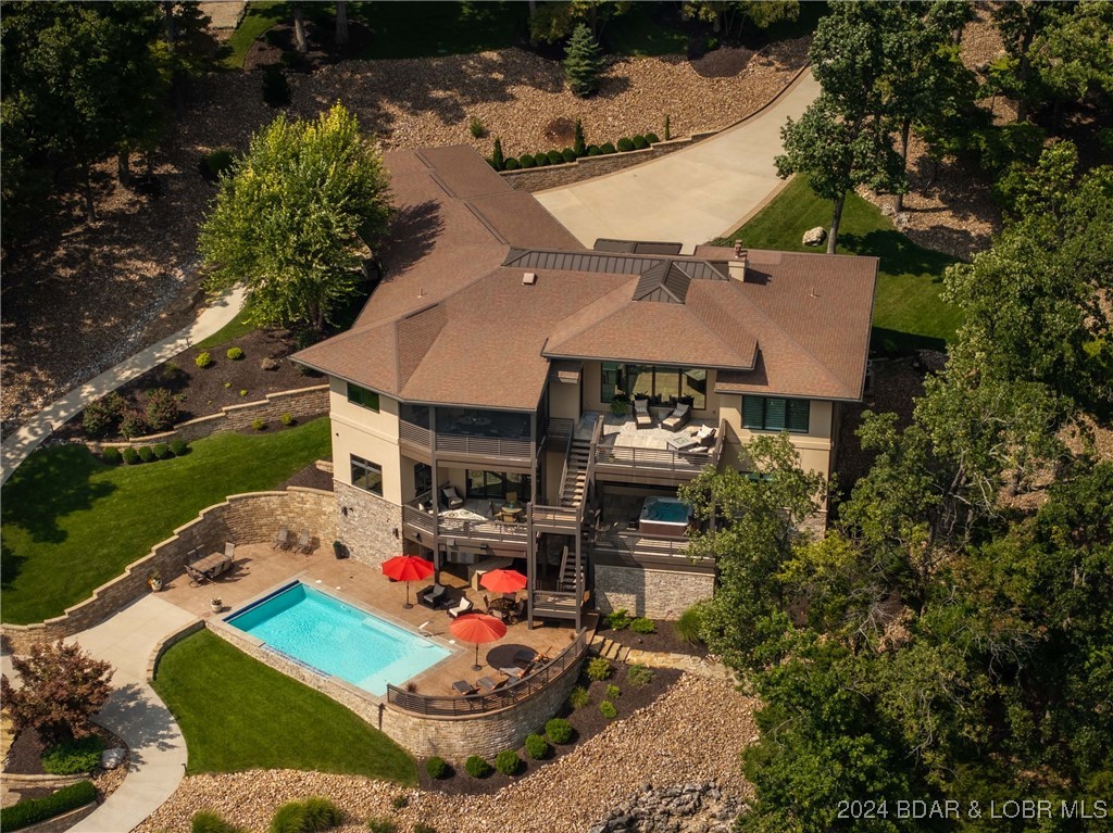 Porto Cima, Missouri 65079, United States, 4 Bedrooms Bedrooms, ,5 BathroomsBathrooms,Residential,Contingent,45852