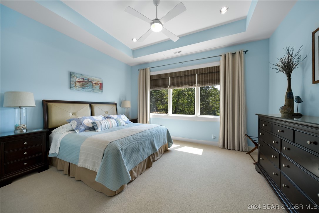 Porto Cima, Missouri 65079, United States, 4 Bedrooms Bedrooms, ,5 BathroomsBathrooms,Residential,Contingent,45852