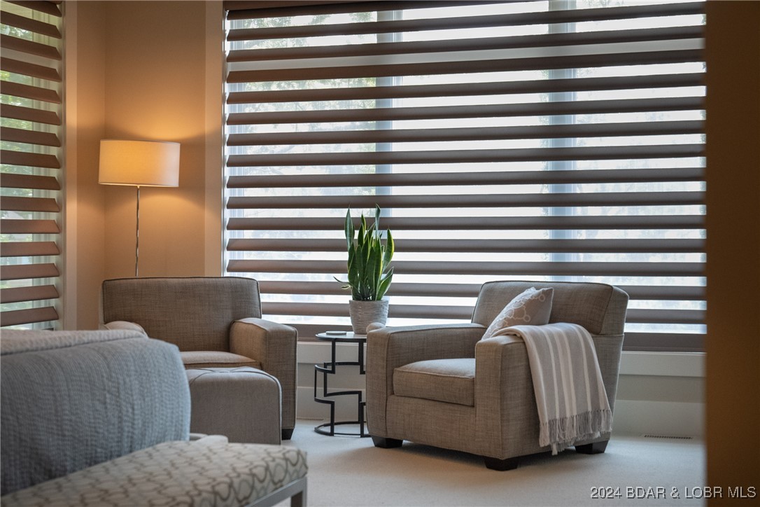 Porto Cima, Missouri 65079, United States, 4 Bedrooms Bedrooms, ,5 BathroomsBathrooms,Residential,Contingent,45852