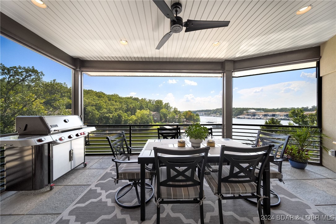 Porto Cima, Missouri 65079, United States, 4 Bedrooms Bedrooms, ,5 BathroomsBathrooms,Residential,Contingent,45852