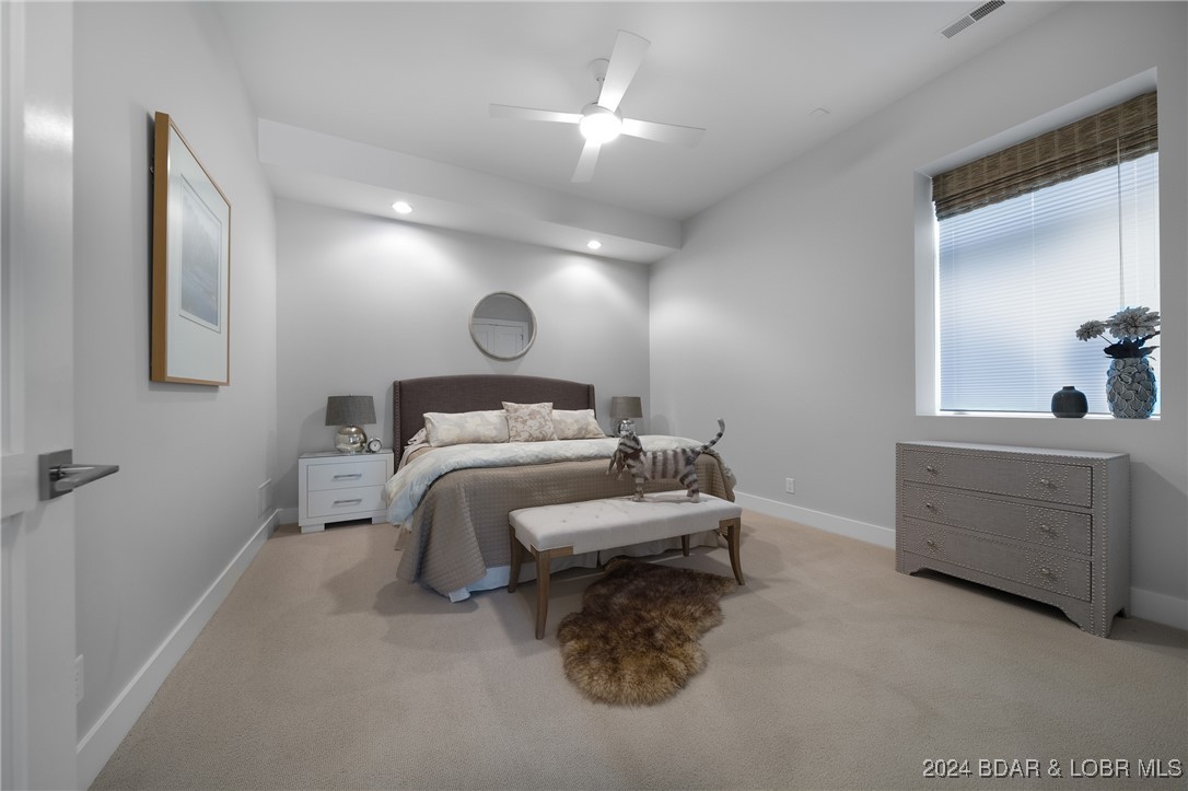 Porto Cima, Missouri 65079, United States, 4 Bedrooms Bedrooms, ,5 BathroomsBathrooms,Residential,Contingent,45852