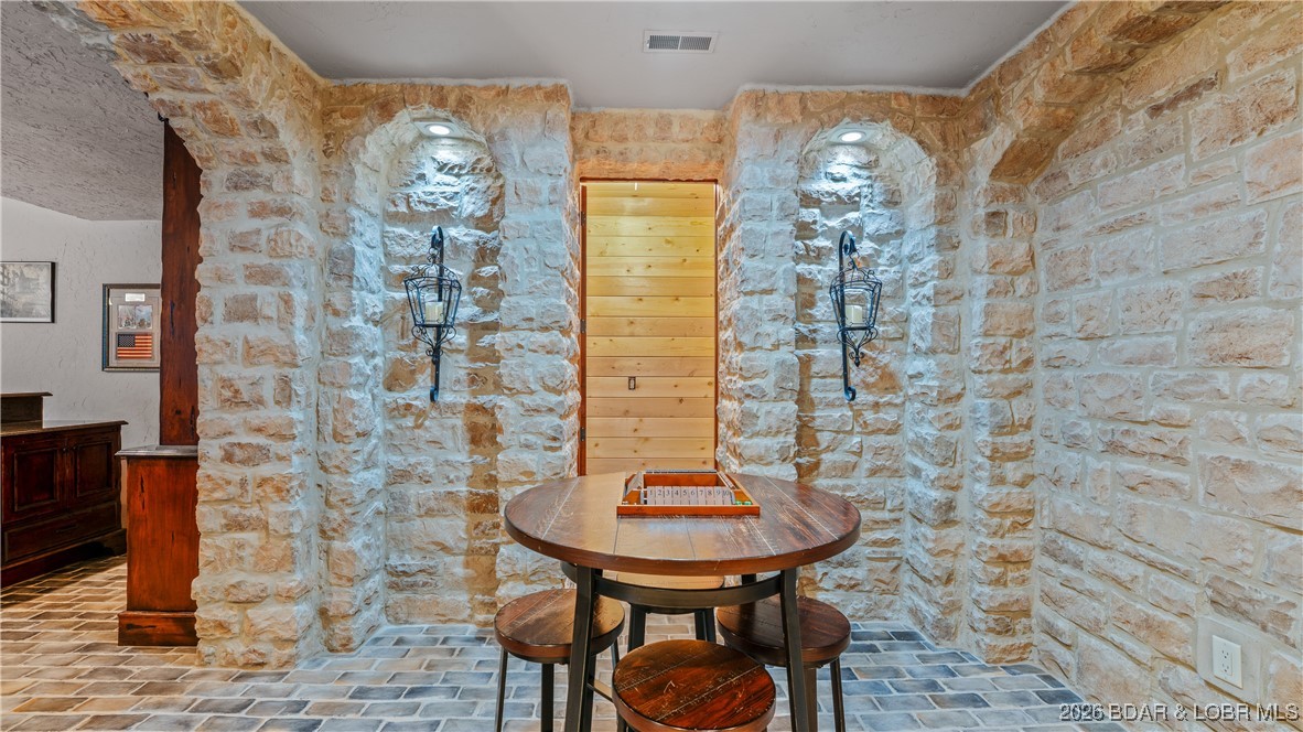 Woodland Cove - Residential