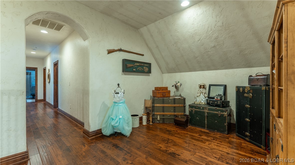 Woodland Cove - Residential