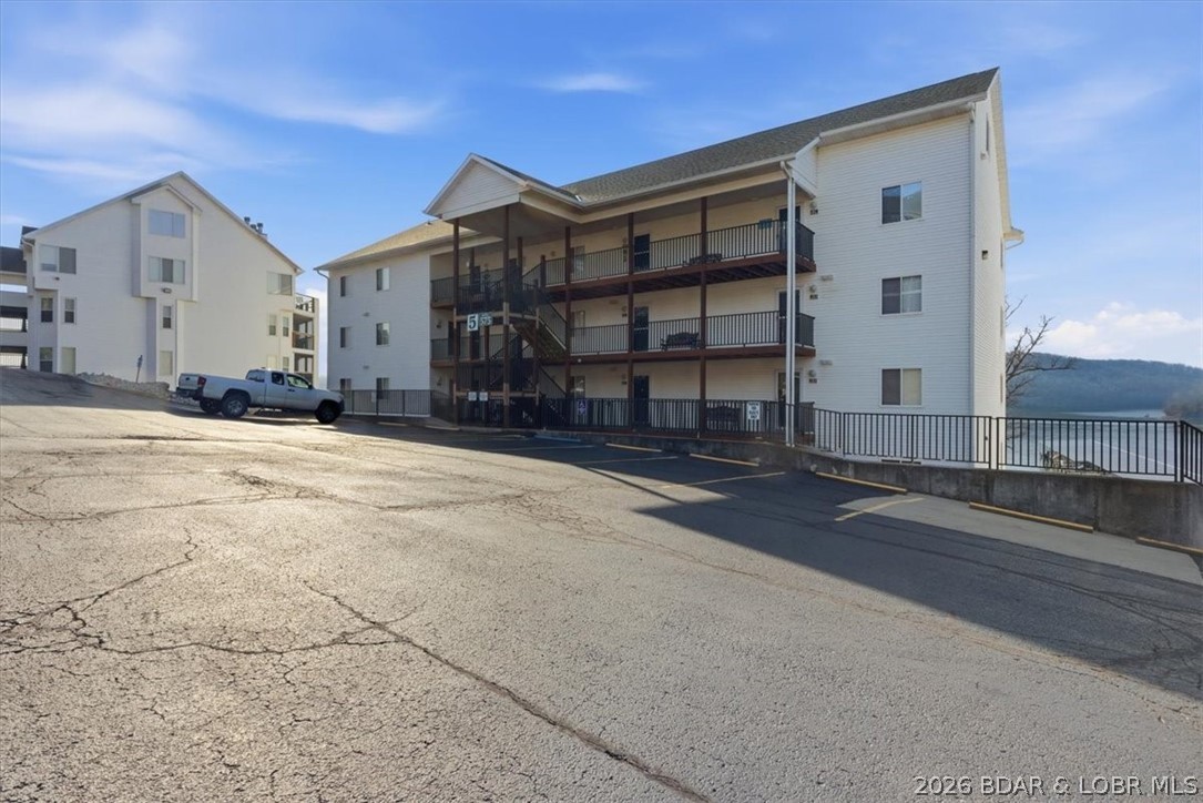 Park Place On The Lake - Residential