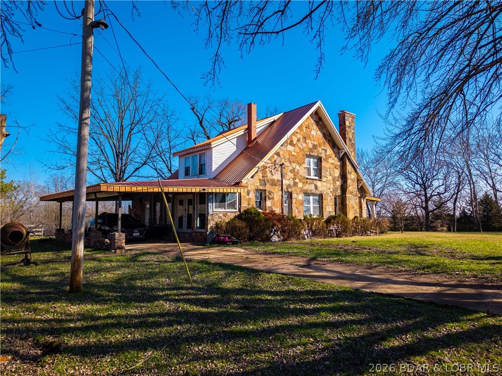 Main image without alt text