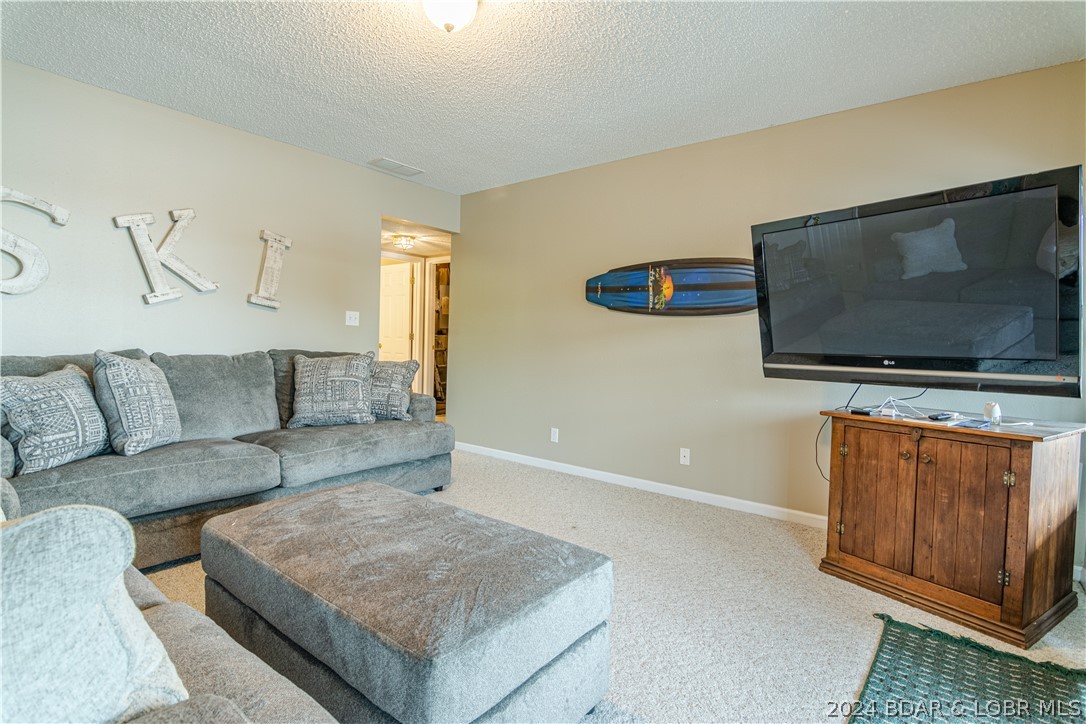 Lake Ozark, Missouri 65049, United States, 4 Bedrooms Bedrooms, ,3 BathroomsBathrooms,Residential,Contingent,50855