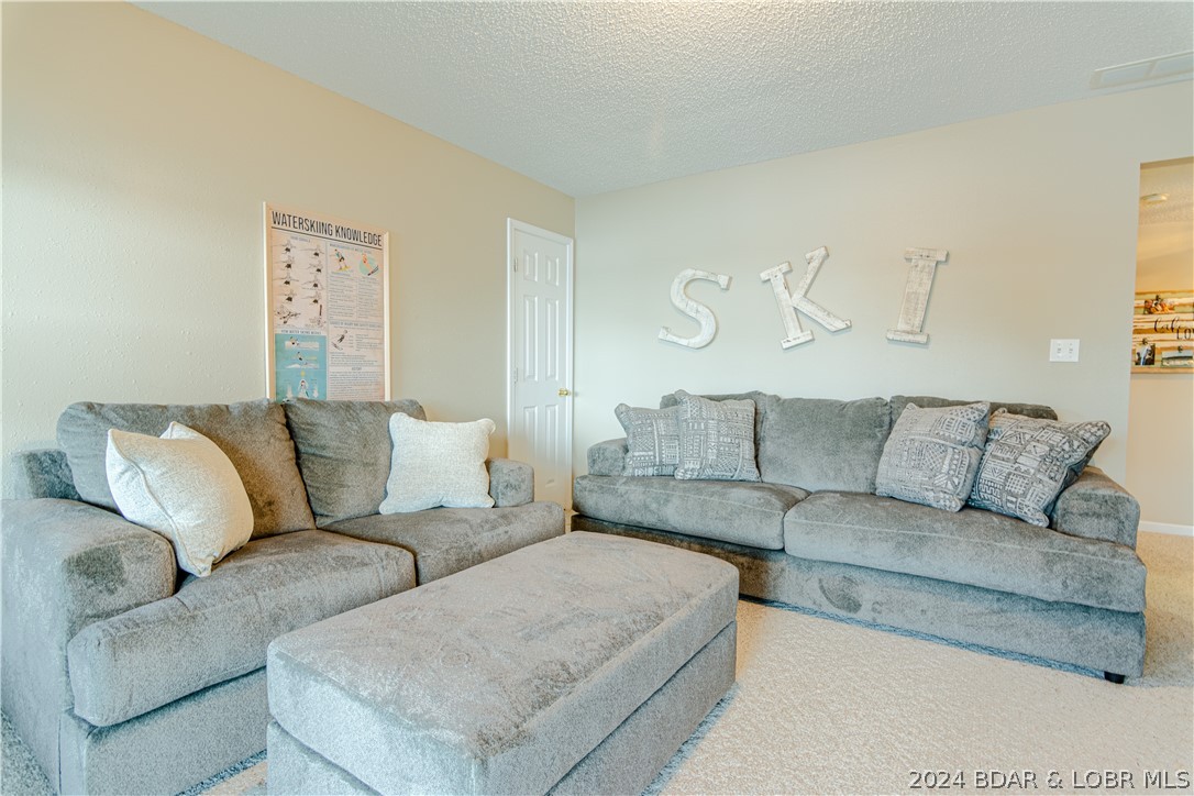 Lake Ozark, Missouri 65049, United States, 4 Bedrooms Bedrooms, ,3 BathroomsBathrooms,Residential,Contingent,50855