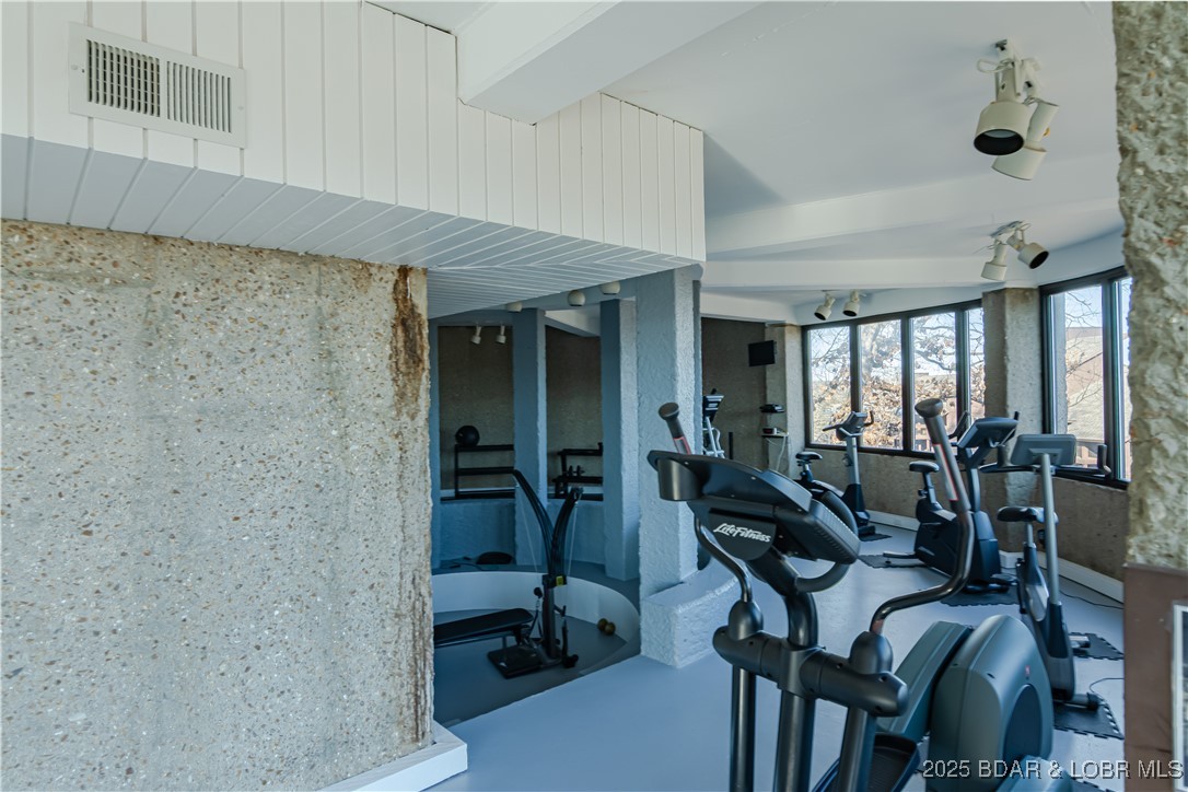 Osage Beach, Missouri 65065, United States, 2 Bedrooms Bedrooms, ,2 BathroomsBathrooms,Residential,Active,81704