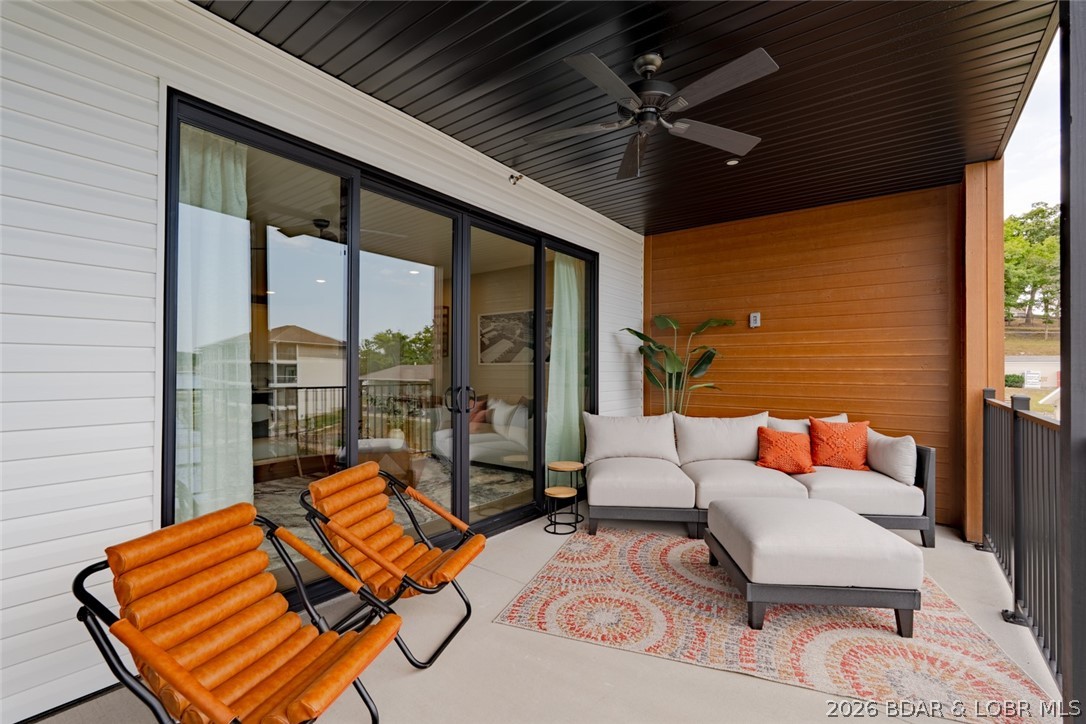 Robins at the Waters Edge Condominium - Residential