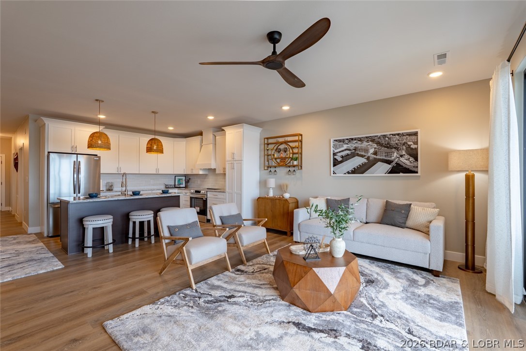 Robins at the Waters Edge Condominium - Residential