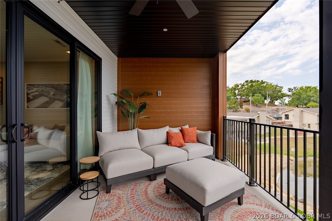 Robins at the Waters Edge Condominium - Residential