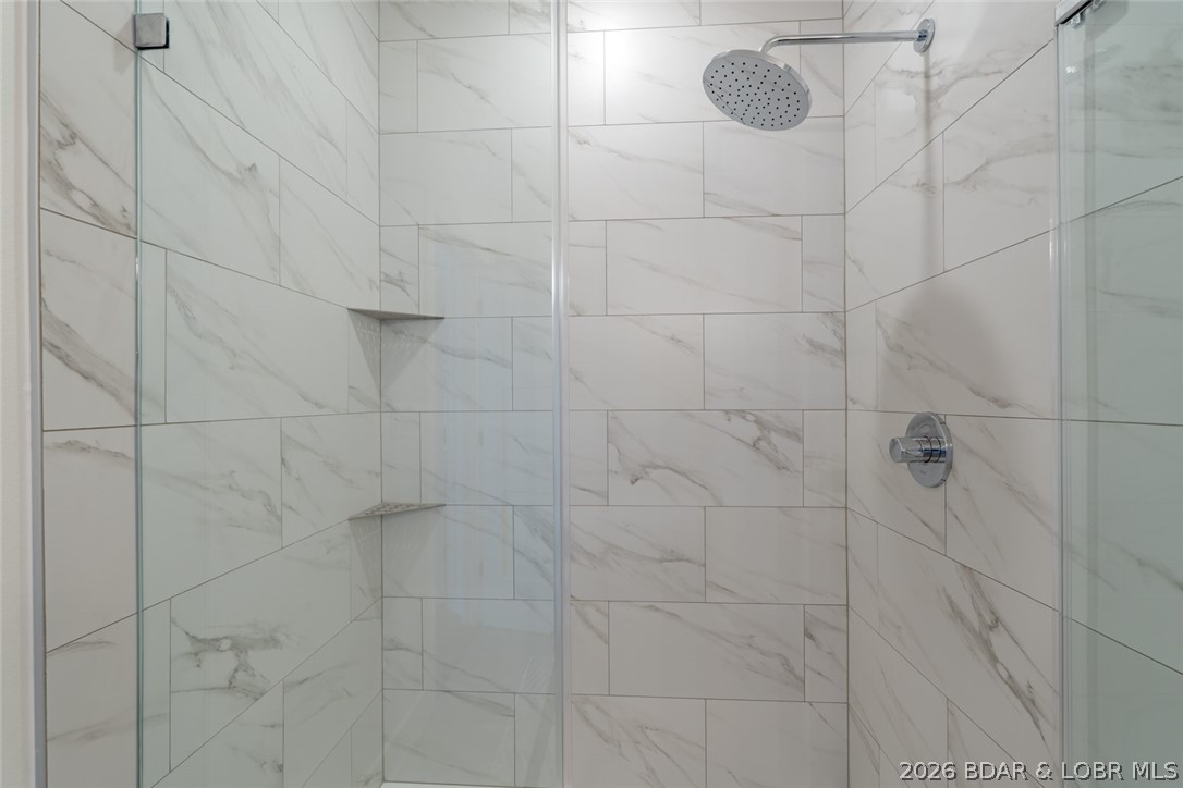 Robins at the Waters Edge Condominium - Residential