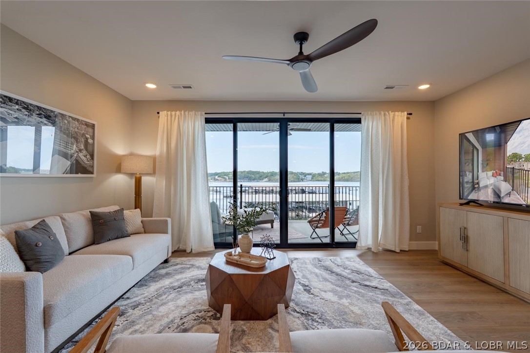 Robins at the Waters Edge Condominium - Residential