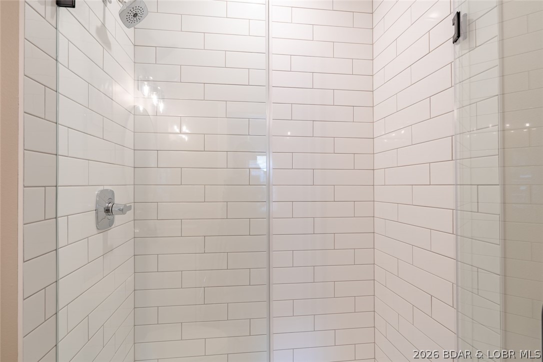 Robins at the Waters Edge Condominium - Residential