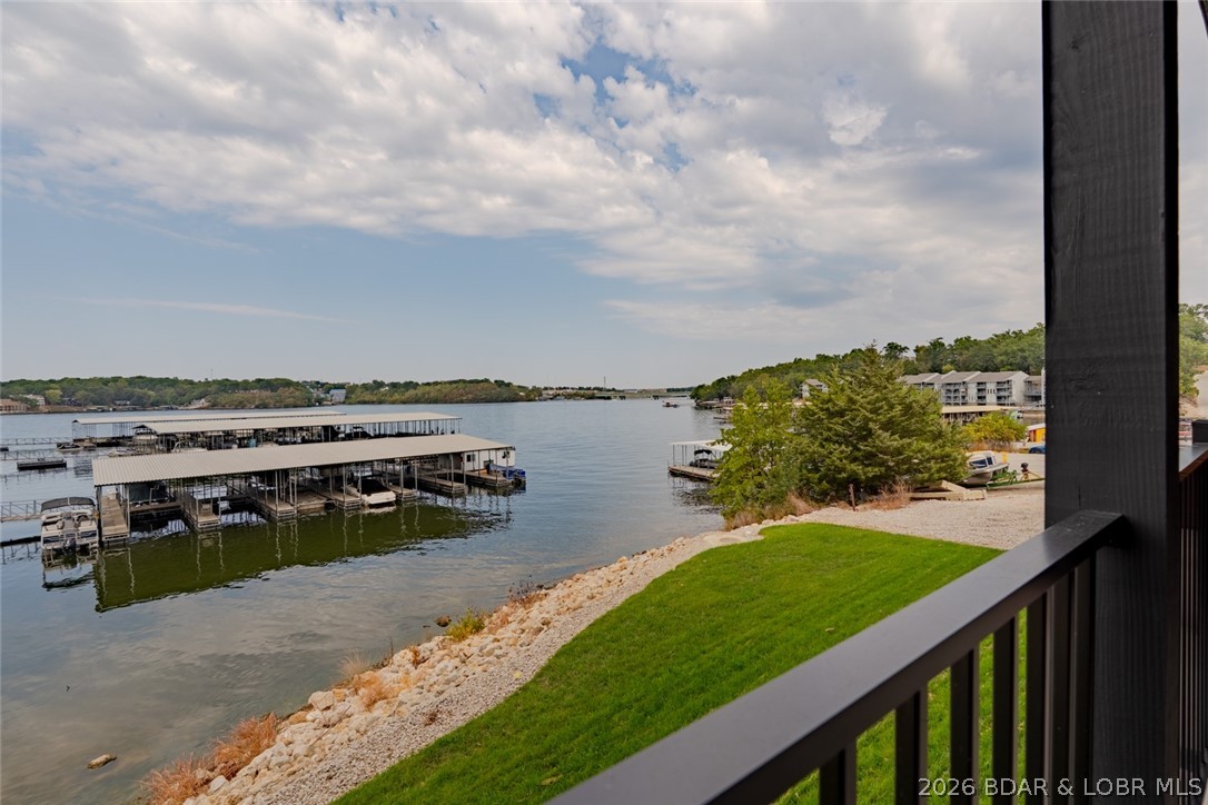 Robins at the Waters Edge Condominium - Residential