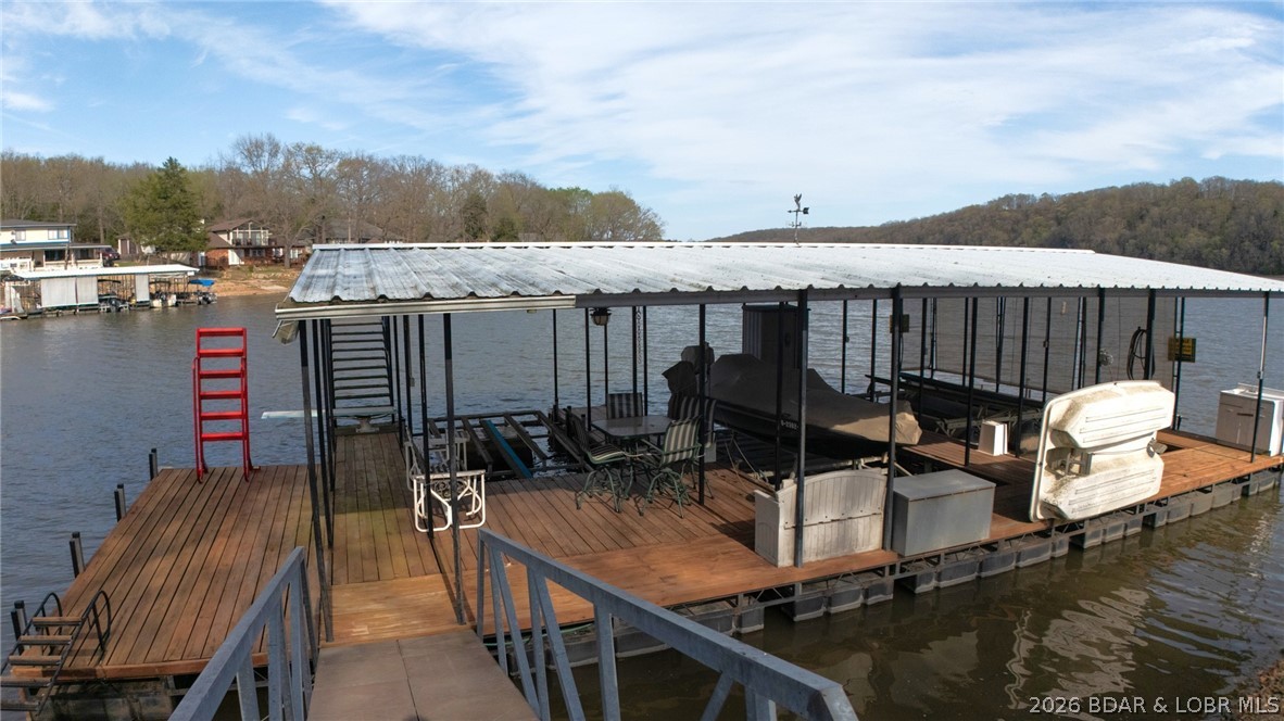 Golden Goose - Residential