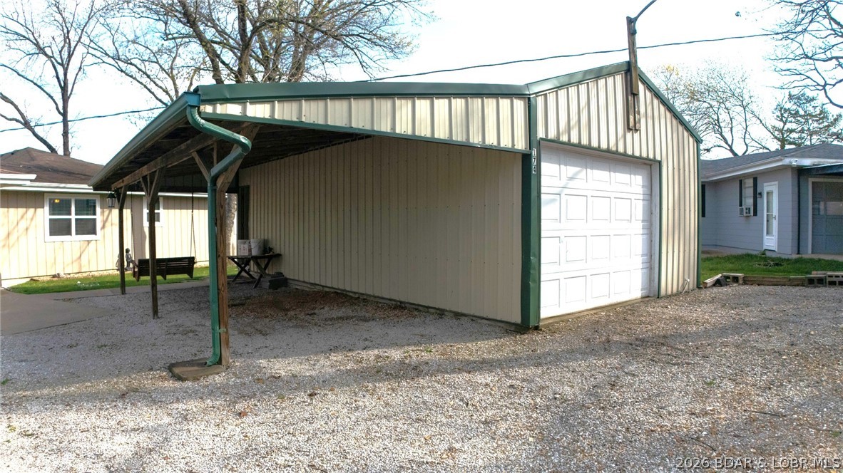 Golden Goose - Residential