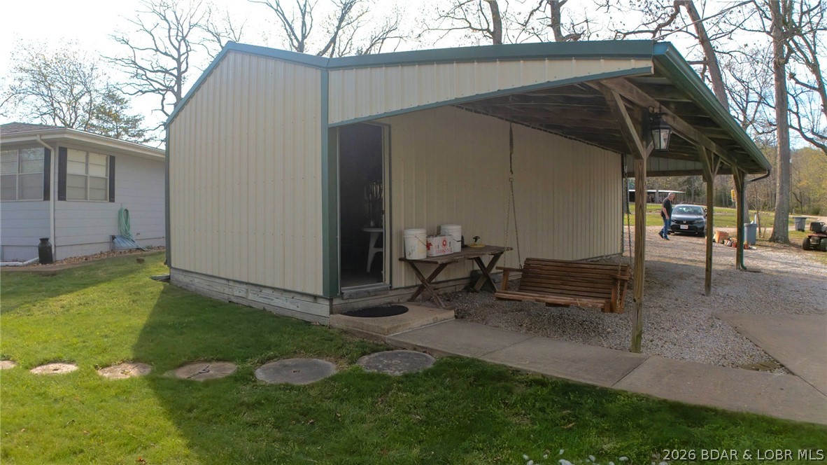 Golden Goose - Residential