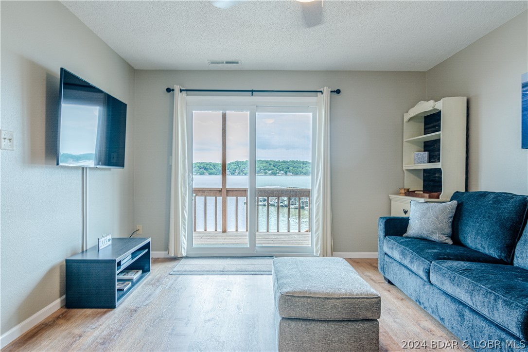 Lake Ozark, Missouri 65049, United States, 1 Bedroom Bedrooms, ,1 BathroomBathrooms,Residential,Contingent,57348