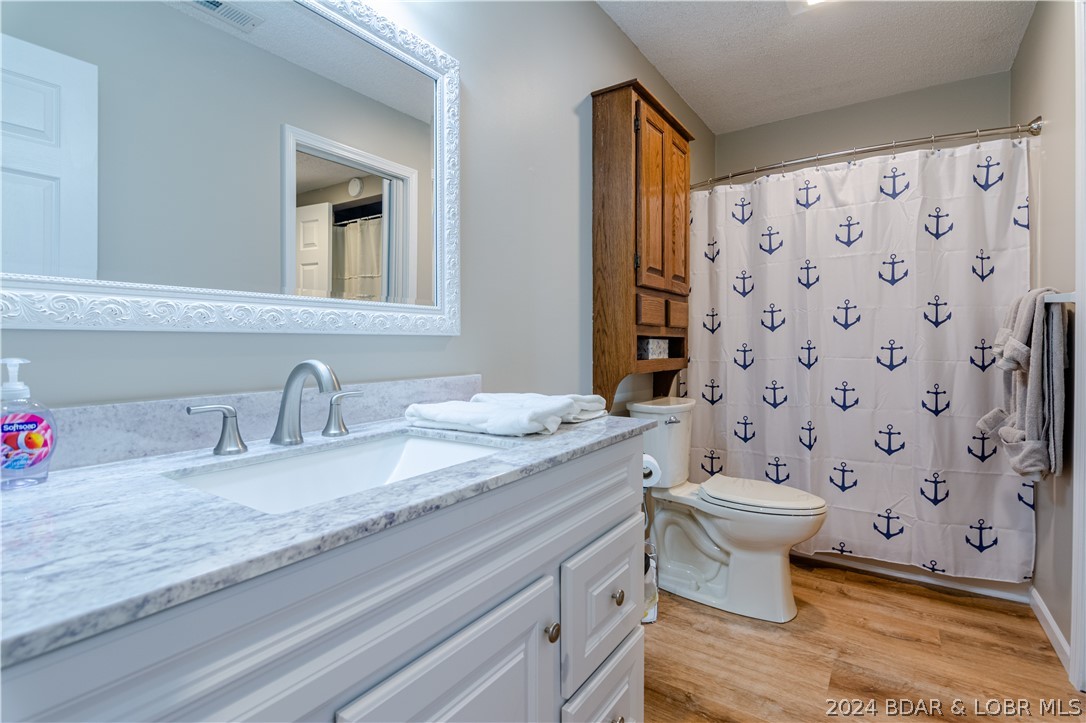 Lake Ozark, Missouri 65049, United States, 1 Bedroom Bedrooms, ,1 BathroomBathrooms,Residential,Contingent,57348