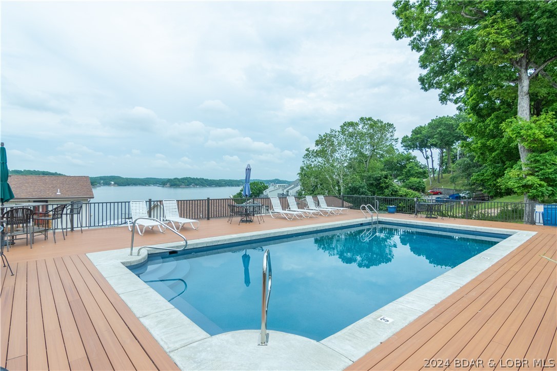 Lake Ozark, Missouri 65049, United States, 1 Bedroom Bedrooms, ,1 BathroomBathrooms,Residential,Contingent,57348