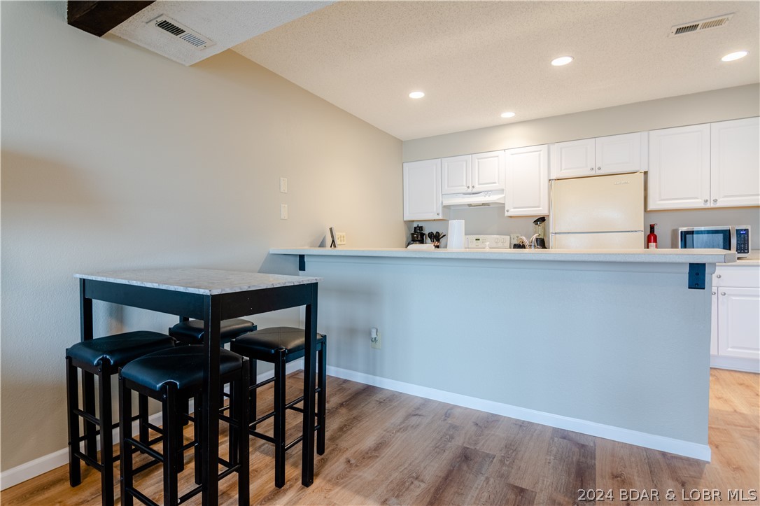 Lake Ozark, Missouri 65049, United States, 1 Bedroom Bedrooms, ,1 BathroomBathrooms,Residential,Contingent,57348