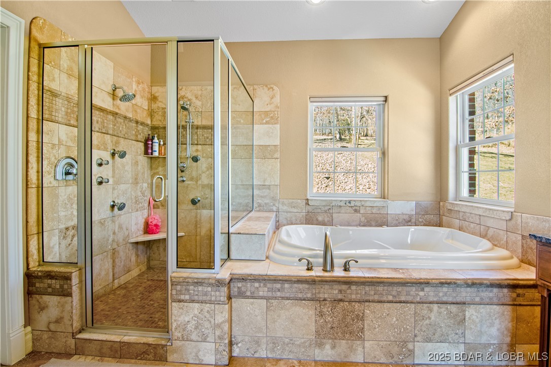 Villages, Missouri 65079, United States, 8 Bedrooms Bedrooms, ,7 BathroomsBathrooms,Residential,Active,83133