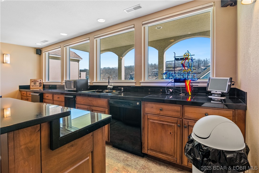 Villages, Missouri 65079, United States, 8 Bedrooms Bedrooms, ,7 BathroomsBathrooms,Residential,Active,83133