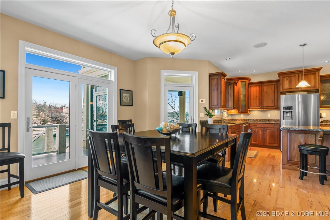 Villages, Missouri 65079, United States, 8 Bedrooms Bedrooms, ,7 BathroomsBathrooms,Residential,Active,83133