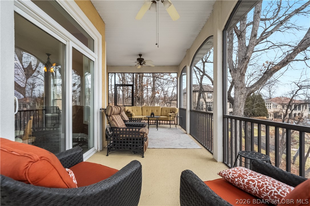 La Riva Est - Residential