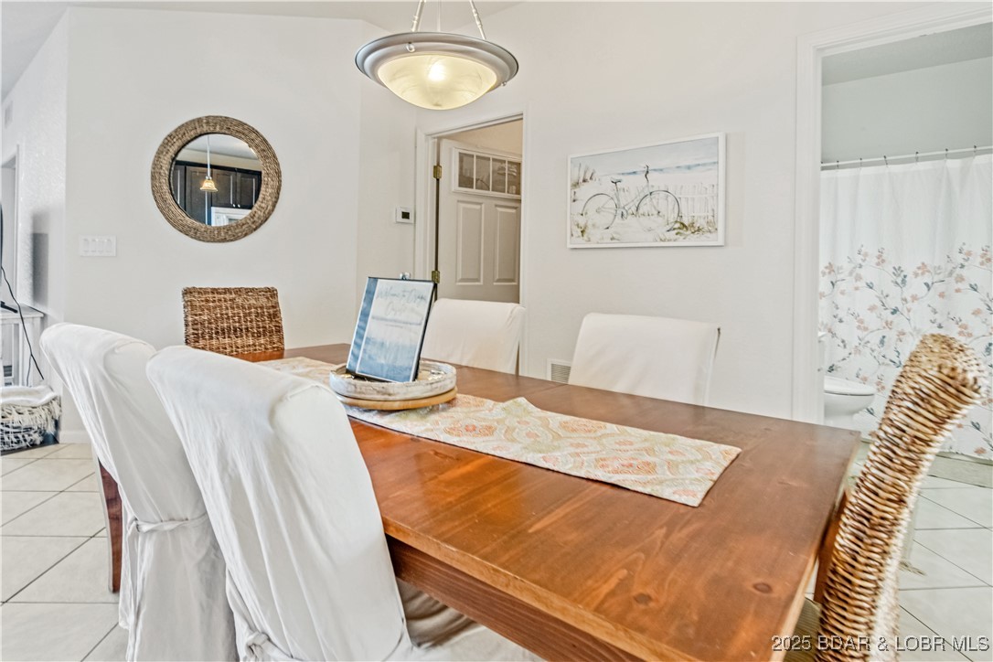 Osage Beach, Missouri 65065, United States, 3 Bedrooms Bedrooms, ,2 BathroomsBathrooms,Residential,Active,198530