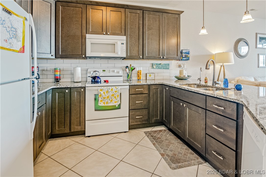 Osage Beach, Missouri 65065, United States, 3 Bedrooms Bedrooms, ,2 BathroomsBathrooms,Residential,Active,198530