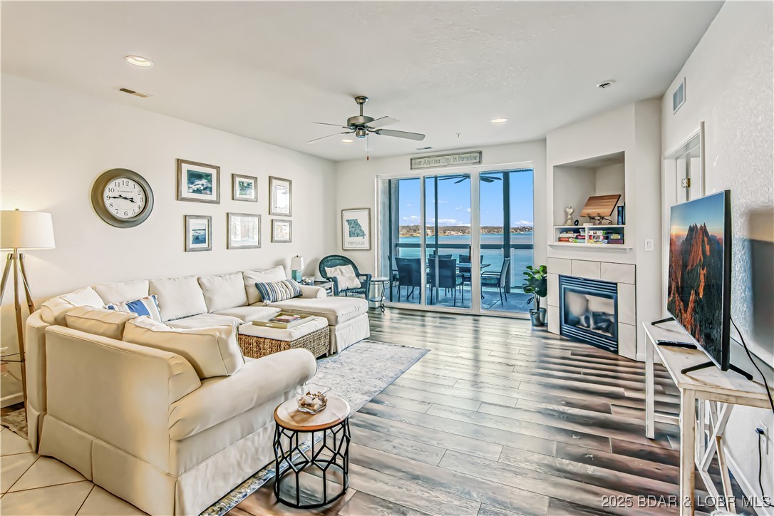 Osage Beach, Missouri 65065, United States, 3 Bedrooms Bedrooms, ,2 BathroomsBathrooms,Residential,Active,198530