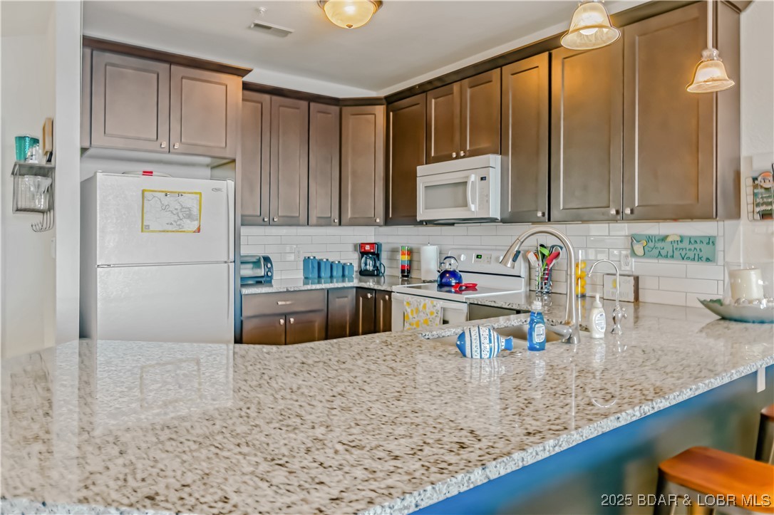 Osage Beach, Missouri 65065, United States, 3 Bedrooms Bedrooms, ,2 BathroomsBathrooms,Residential,Active,198530