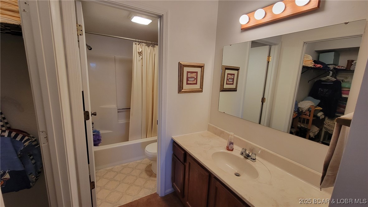 Wood Crest Condominiums - Residential