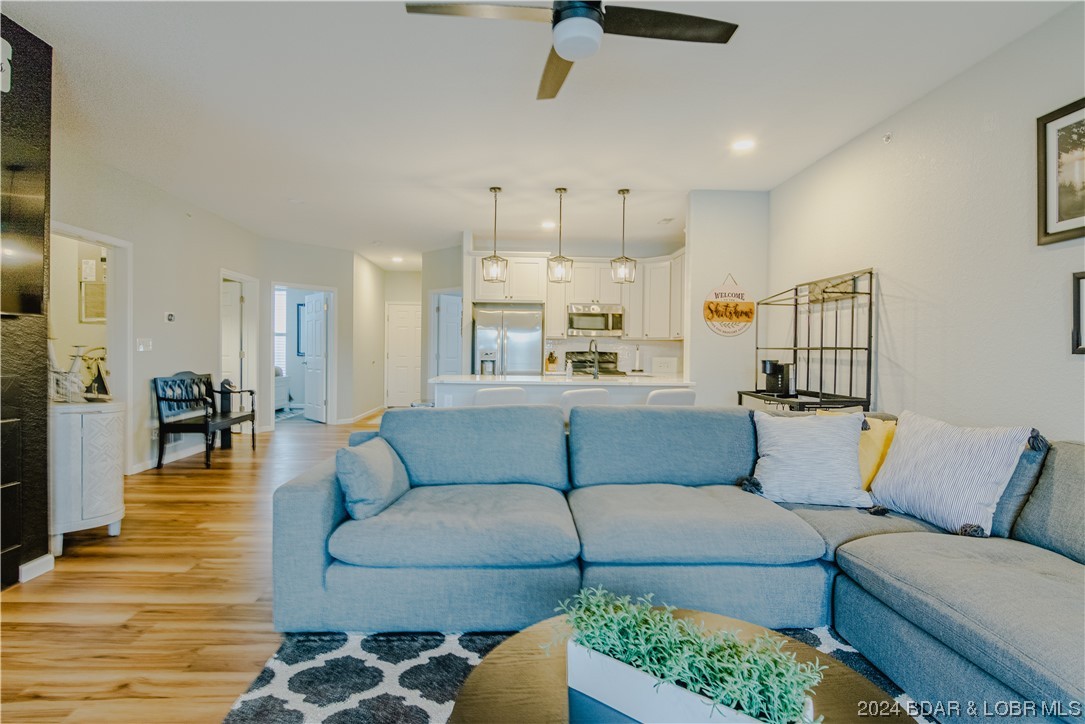 Rocky Mount, Missouri 65072, United States, 3 Bedrooms Bedrooms, ,2 BathroomsBathrooms,Residential,Contingent,64902