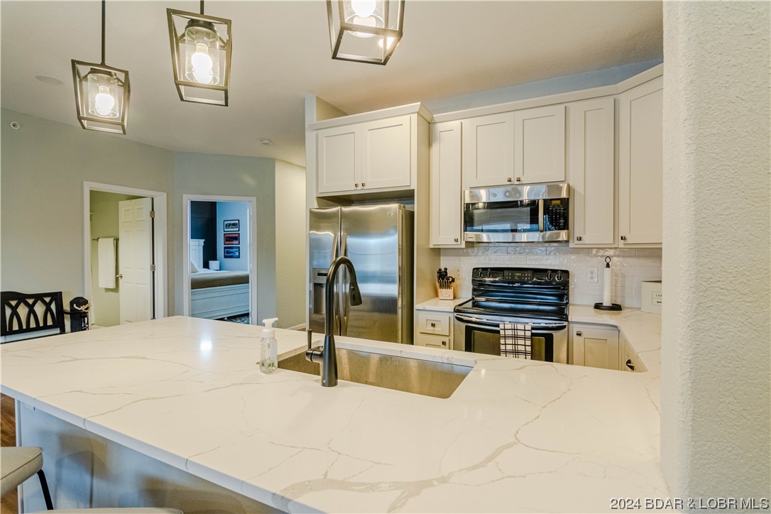 Rocky Mount, Missouri 65072, United States, 3 Bedrooms Bedrooms, ,2 BathroomsBathrooms,Residential,Contingent,64902