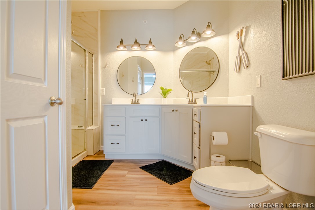 Rocky Mount, Missouri 65072, United States, 3 Bedrooms Bedrooms, ,2 BathroomsBathrooms,Residential,Contingent,64902