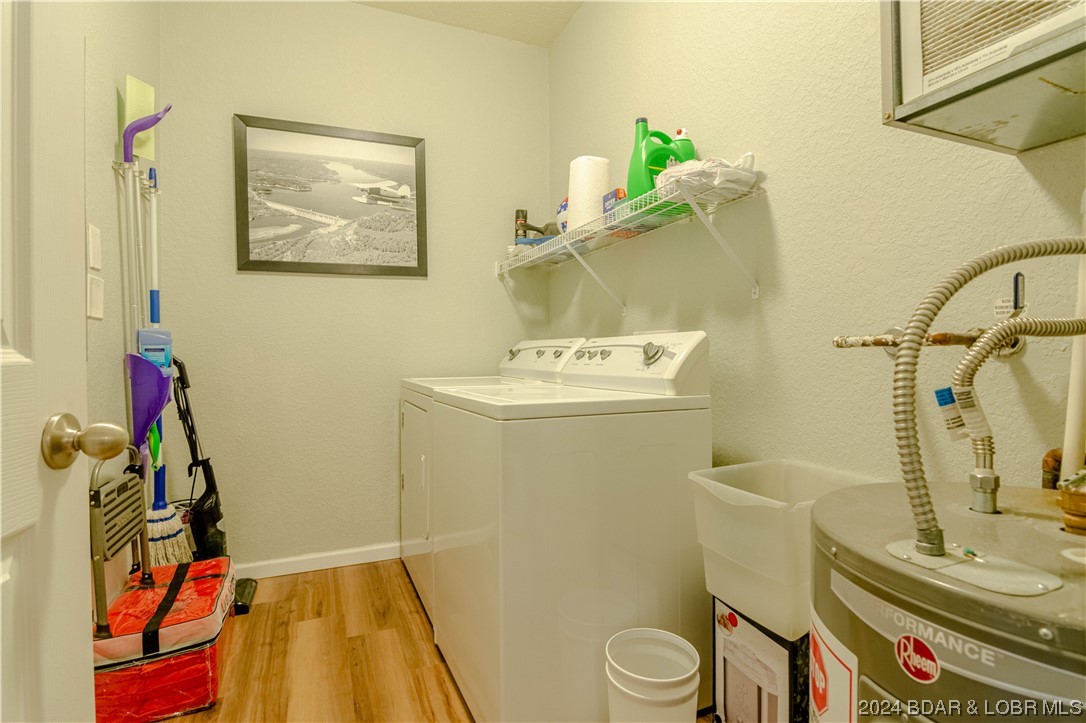 Rocky Mount, Missouri 65072, United States, 3 Bedrooms Bedrooms, ,2 BathroomsBathrooms,Residential,Contingent,64902