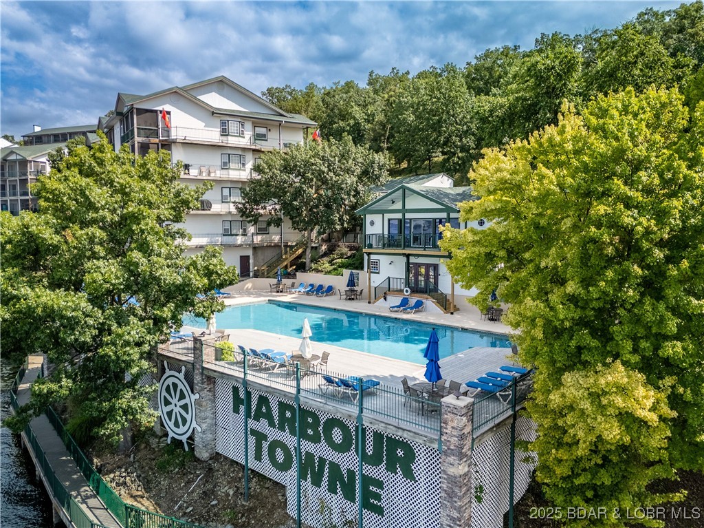 Harbour Towne Condominium - Residential