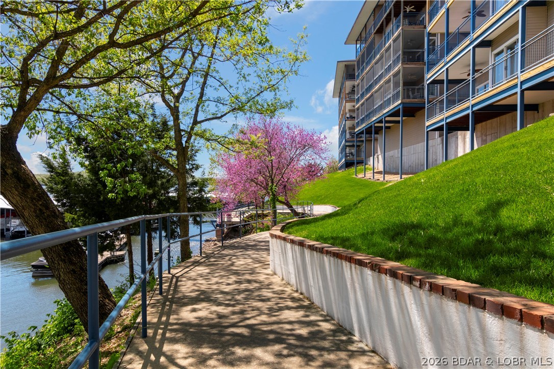 Palisades Condominium - Residential